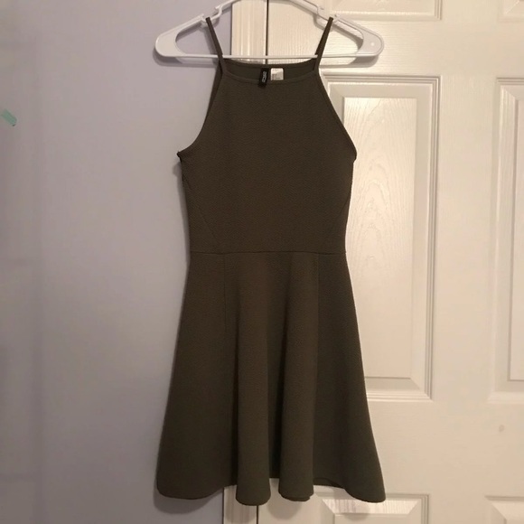 H&M Dress - Picture 1 of 2